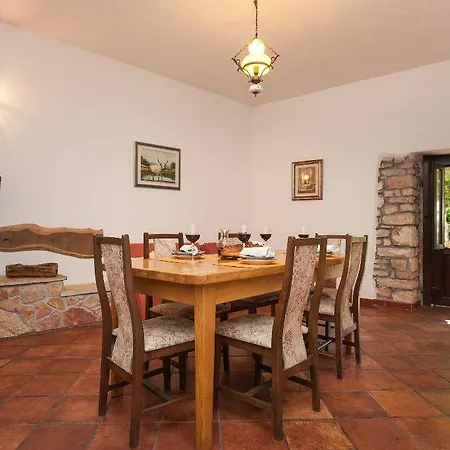 Uckar Apartman Barban